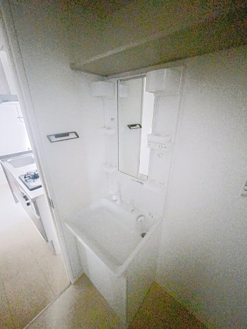 洗面設備　独立洗面台です