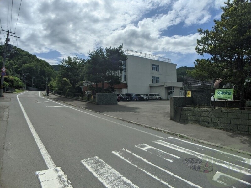 中学校　札幌市立宮の森中学校（中学校）まで1229m