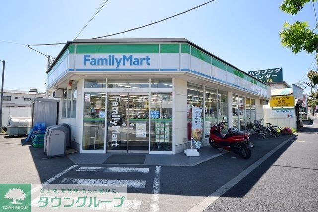 コンビニ　ファミリーマート世田谷喜多見店（コンビニ）まで1006m