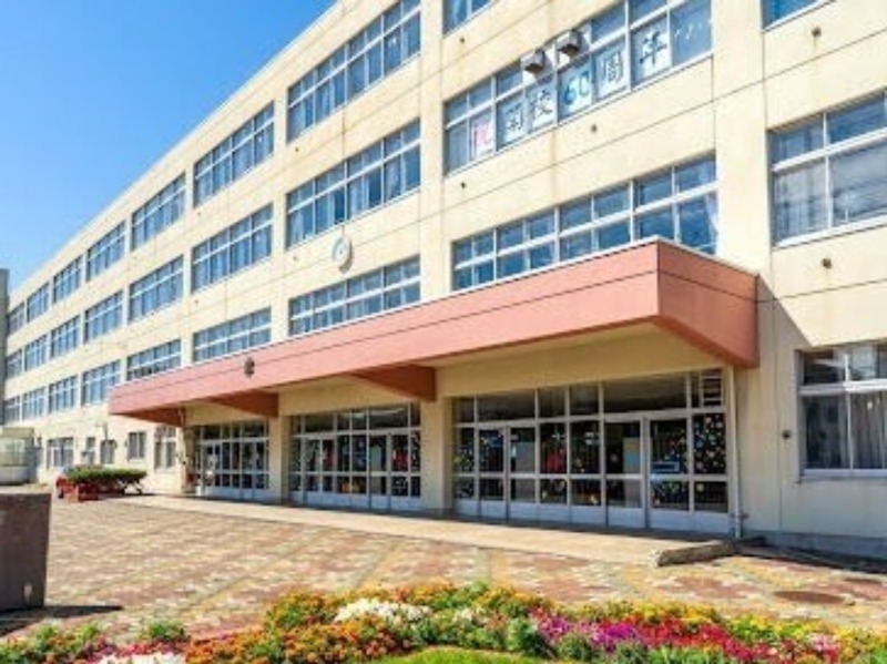 中学校　札幌市立明園中学校（中学校）まで912m