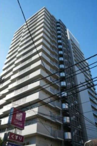 建物外観　鉄骨鉄筋コンクリート造のがっちりとした建物。