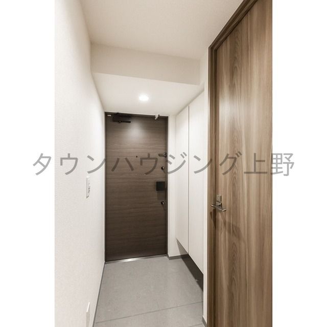 LaSante 上野の玄関写真