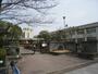 中学校　櫨谷中学校（中学校）まで717m