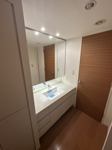 洗面設備　他のお部屋の参考写真となります。