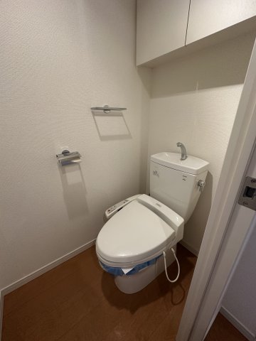 トイレ　他のお部屋の参考写真となります。
