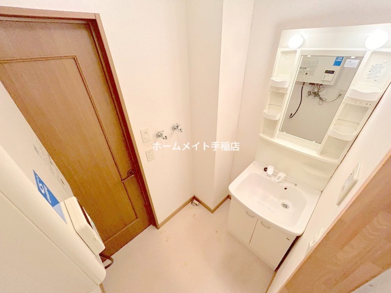 洗面設備　便利な洗面台付きでございます！
