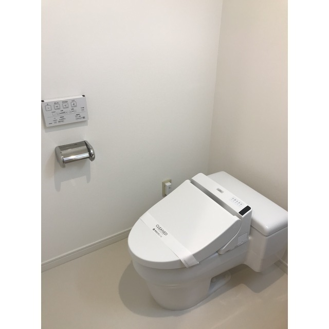 H&M南青山 EASTのトイレ写真