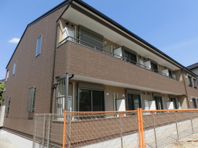 建物外観　2015年築・駅徒歩9分