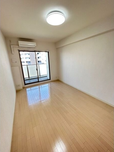 居室・リビング　※写真は同じマンションの違う部屋のものになります。