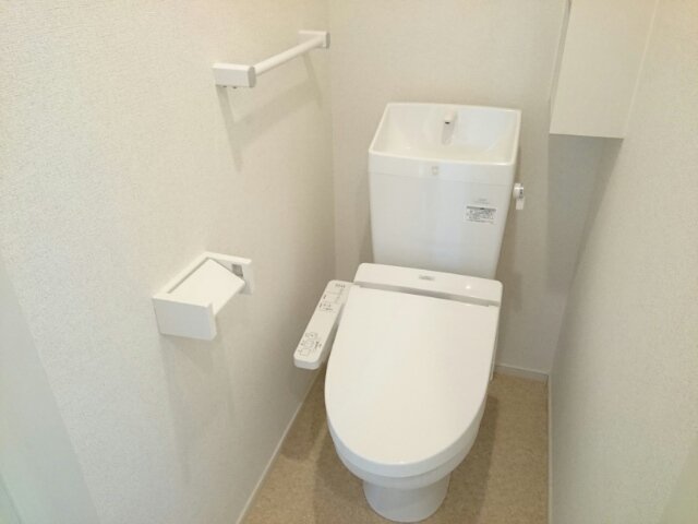 トイレ　清潔感のあるトイレです