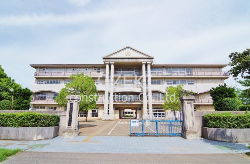 小学校　越谷市立花田小学校（小学校）まで380m