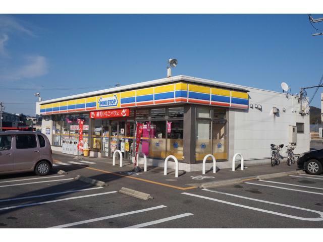 コンビニ　ミニストップ幸田大草店（コンビニ）まで393m