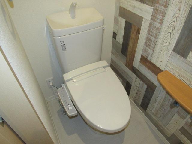 ＪＲ京浜東北線 浦和駅 徒歩11分 3階建 築10年のトイレ写真