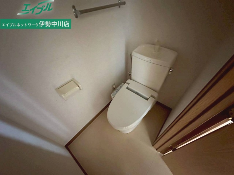 トイレ　別部屋反転写真