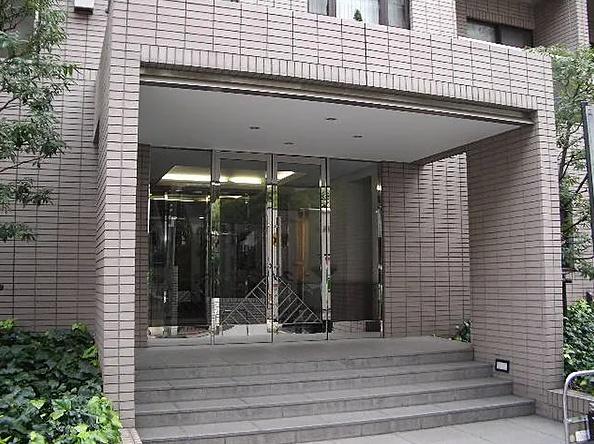 小田急線 参宮橋駅 徒歩8分 5階建 築31年の外観写真