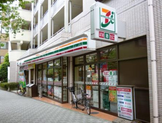 コンビニ　セブンイレブン 世田谷桜新町1丁目店（コンビニ）まで321m