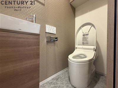 トイレ　トイレ内に手洗い用の洗面台あり