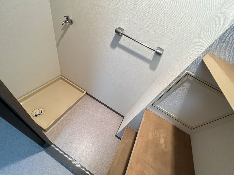 洗面設備　独立洗面台あり、毎朝おしゃれに忙しい女性の方におすすめです