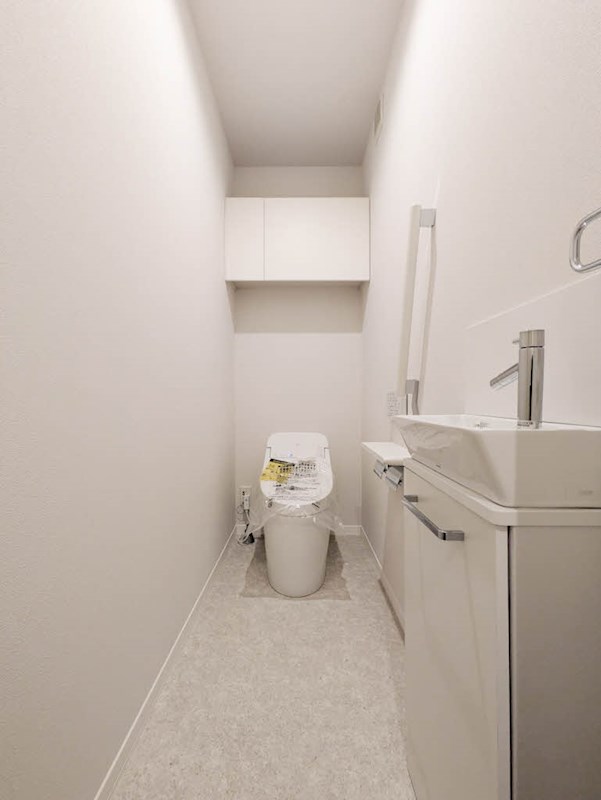 地下鉄七隈線 薬院大通駅 徒歩15分 4階建 築1年のトイレ写真