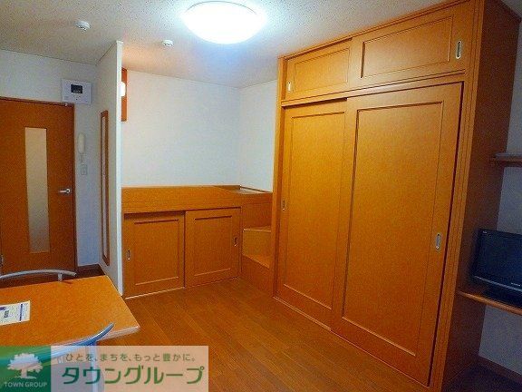 レオパレスパミドールの居間写真