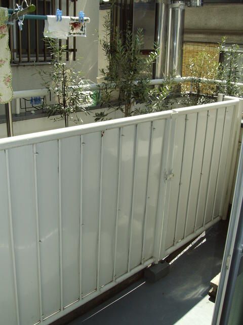 バルコニー　（別タイプ参考写真）駒込冨士ハイツ　豊島区駒込2