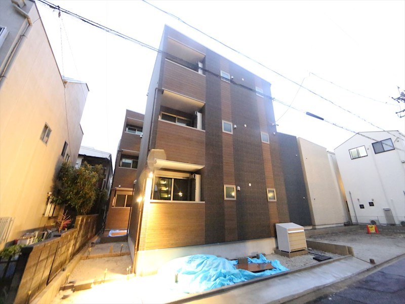 建物外観　外観　オートロック付　宅配ＢＯＸ有り