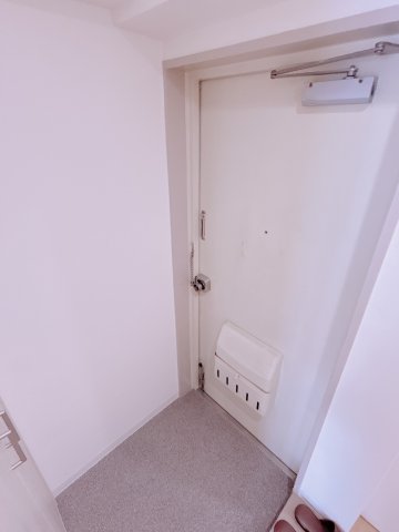 エール新谷の玄関写真