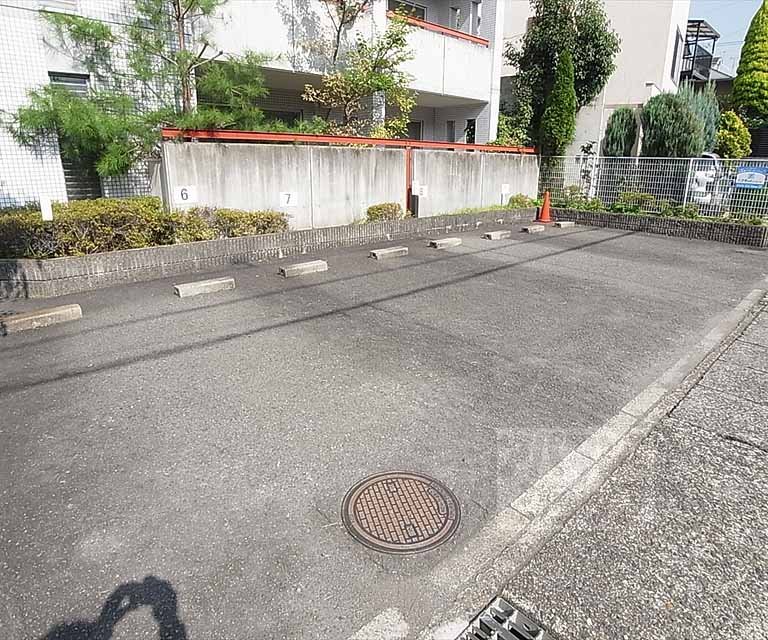 駐車場　駐車スペース