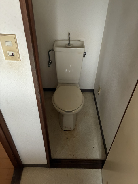 トイレ　白で統一された