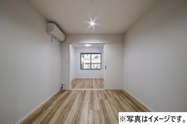 ＪＲ山手線 大塚駅 徒歩8分 3階建 新築の居間写真