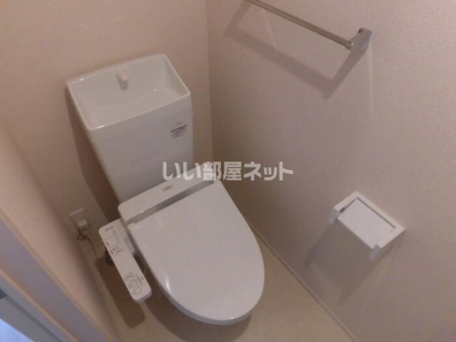 東北新幹線 郡山駅 バス乗車時間：15分 最寄りバス停で下車 徒歩3分 2階建 築10年のトイレ写真