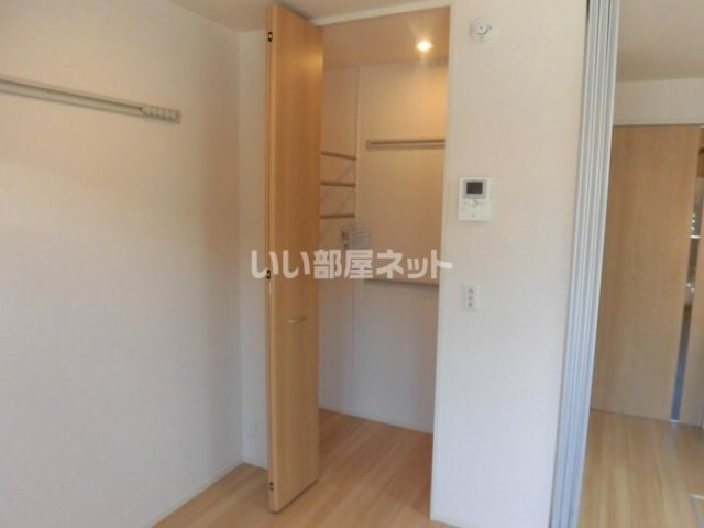 東北新幹線 郡山駅 バス乗車時間：15分 最寄りバス停で下車 徒歩3分 2階建 築10年の内装写真