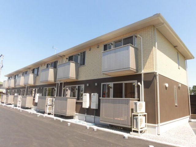 東北新幹線 郡山駅 バス乗車時間：15分 最寄りバス停で下車 徒歩3分 築10年