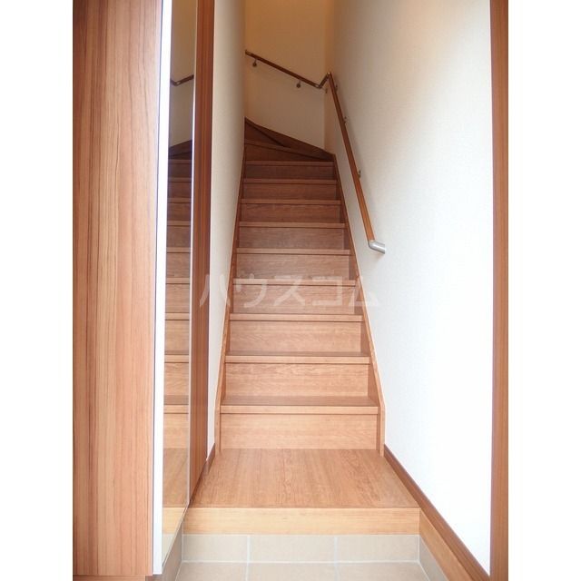 デュラカーサ 西大宮Iの玄関写真