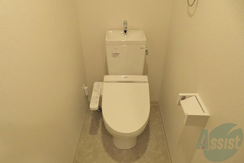 トイレ　トイレは清潔感が溢れています。使い勝手が良さそうです。