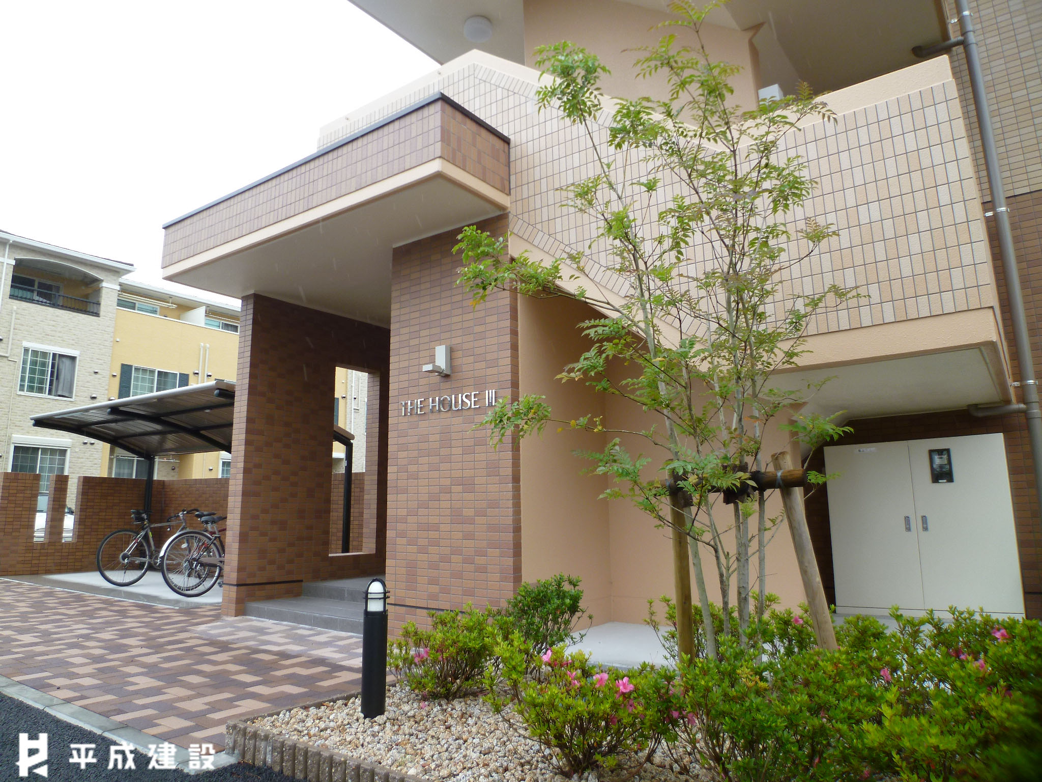 エントランス　建物入口