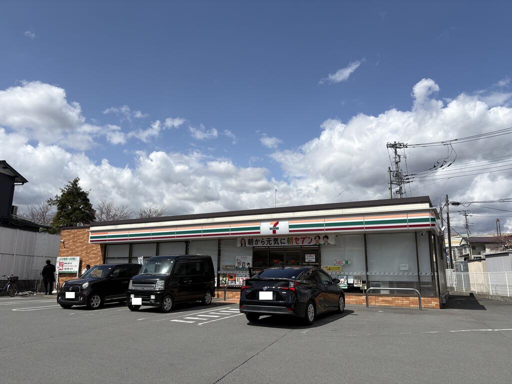 コンビニ　セブンイレブン御殿場小学校前店（コンビニ）まで234m