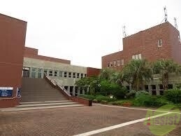 【神戸市西区北別府のアパートの図書館】