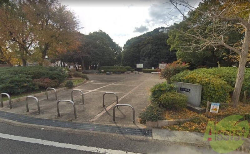 【神戸市西区北別府のアパートの公園】