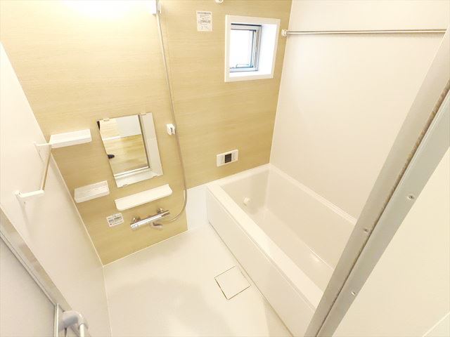 バス・シャワールーム　高温差し湯式ですが追い炊き機能付き