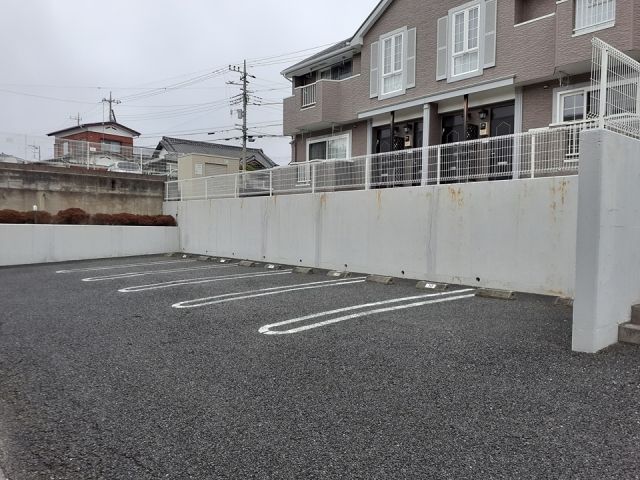 【日立市滑川町のアパートの駐車場】