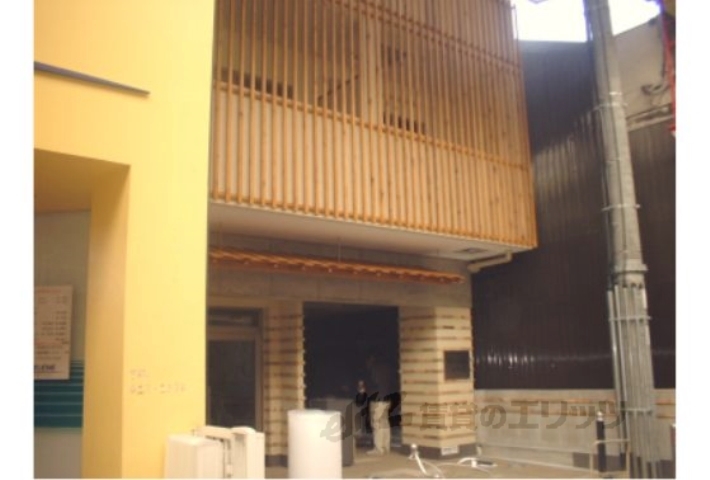 京都市中京区壬生馬場町のマンションの建物外観