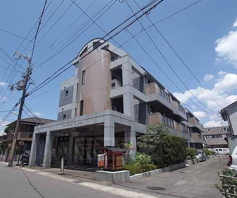 京都市右京区西京極西向河原町のマンションの建物外観