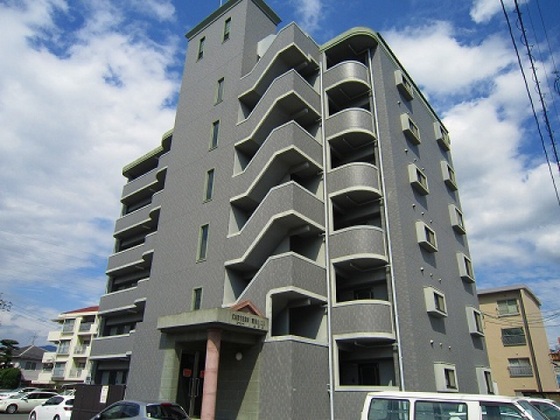 広島市安佐南区中須のマンションの建物外観