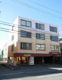 札幌市白石区南郷通のマンションの建物外観