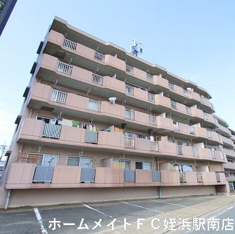 福岡市西区愛宕南のマンションの建物外観