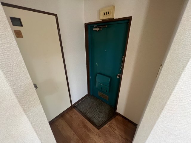 【リアライズ上野通の玄関】