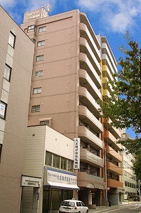 札幌市中央区北四条西のマンションの建物外観