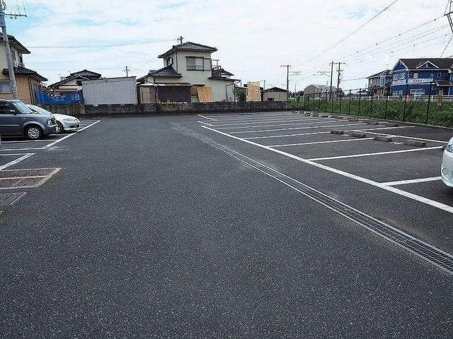 【行橋市北泉のアパートの駐車場】