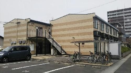 高松市木太町のアパートの建物外観